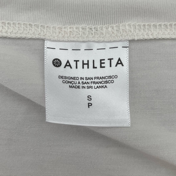 Athleta Women’s NWT White Athletic Athleisure Yoga Cover Up Top Lightweight - Picture 3 of 3